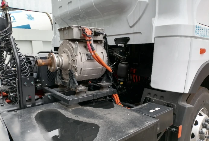 electric heavy-duty truck's electric drive axle does not include a PTO; instead, a small motor is installed to drive the hydraulic oil pump electric heavy-duty truck's electric drive axle does not include a PTO; instead, a small motor is installed to drive the hydraulic oil pump